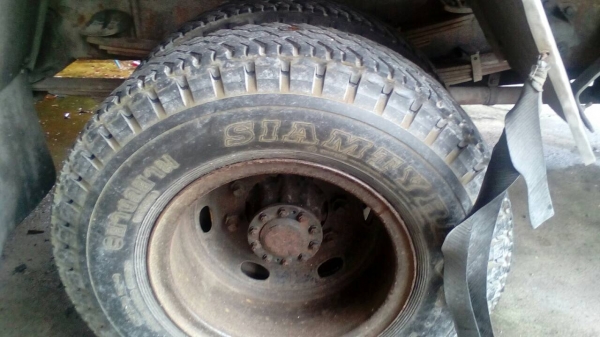 รถฮีโน่ 6 ล้อดั้ม FF 168 แรงม้า. ปี 33.    สนใจติดต่อ  081 - 6079515