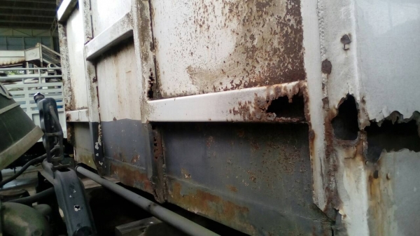 รถฮีโน่ 6 ล้อดั้ม FF 168 แรงม้า. ปี 33.    สนใจติดต่อ  081 - 6079515