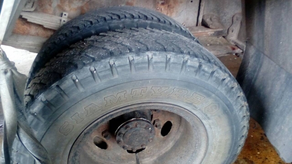 รถฮีโน่ 6 ล้อดั้ม FF 168 แรงม้า. ปี 33.    สนใจติดต่อ  081 - 6079515