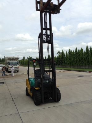 +++ ขายโฟล์คลิฟท์  KOMATSU FD25-16  ขนาด  2.5  ตัน  เครื่องยนต์ดีเซล  เสา  4  เมตร  3 ท่อน ไซด์ชิพ  เกียร์ออโตเมติค  ยางตัน