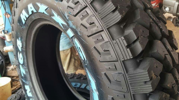 ยาง maxxis มีให้เลือกมากมาย ต้องการลายไหน ขนาดเท่าไร สอบถามเพิ่มเติม ขุนแผน แต่งรถ 0840799990