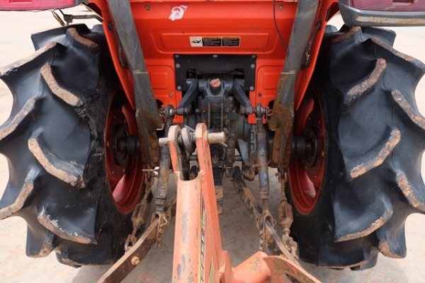 ขายรถไถรุ่น L3608 พร้อมใบมีด ผานพรวน มีเอกสารพร้อมโอน รถสวยพร้อมใช้งาน