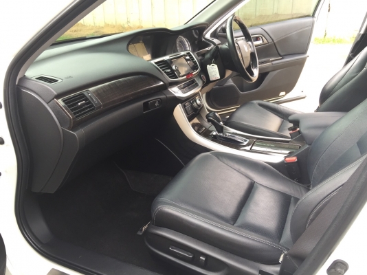 2014 HONDA ACCORD 2.0EL NAVI รถสวยจัด ออปชั่นเต็ม ซ์้อไปคุ้มสุดๆ