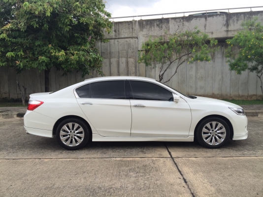 2014 HONDA ACCORD 2.0EL NAVI รถสวยจัด ออปชั่นเต็ม ซ์้อไปคุ้มสุดๆ