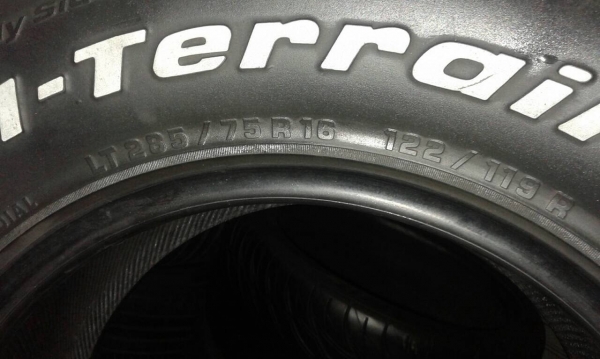 ขายยาง BF 285 / 75 / 16  ปี 5012