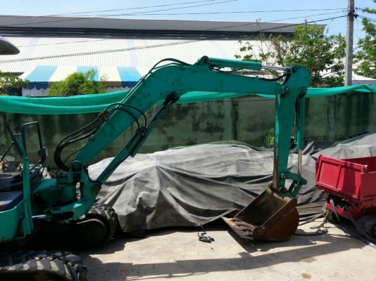 ขาย รถขุด KOMATSU รุ่น PC30R-8-มือสองญี่ปุ่น แทรกยางสภาพใหม่ มือถือ/LINE ID : 0818753444