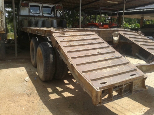 รถอีซูซุ 10 ล้อ ท้ายลาด  210 แรงม้า.     สนใจติดต่อ  081 - 6079515