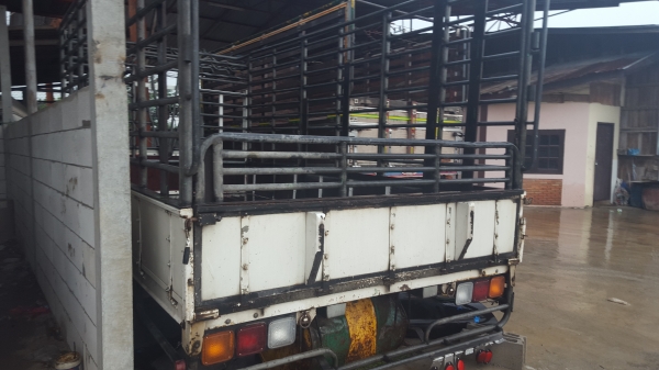 ขายกระบะ6ล้อhino เมก้ายาว4.30 เมตรสภายสวยไม่ผุ ใส่ใช้งานได้เลย