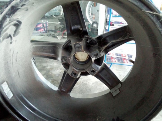 ขายล้อแม๊กถอดจาก BMW 525 HAMANN 18x8.5 ET15 ขายล้อแม๊กถอดจาก BMW 525 HAMANN 18x8.5 ET15