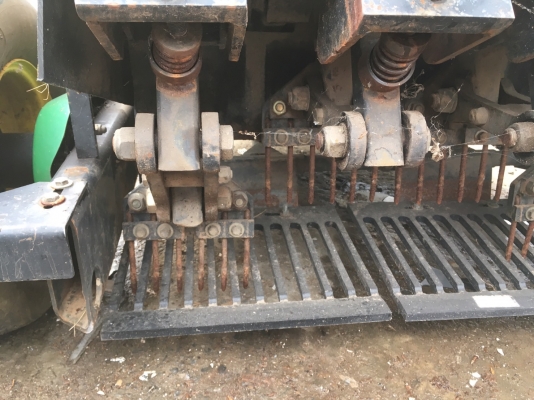 เครื่องพรวนดินสนานกอล์ฟ John deere