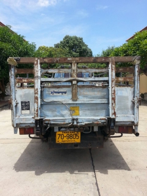 ขายด่วน 6 ล้อมีลิฟท์ท้าย