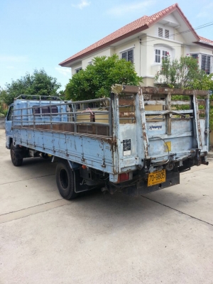 ขายด่วน 6 ล้อมีลิฟท์ท้าย