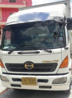 ขายด่วนครับ รถตู้ 10 บาน HINO FG 1J เครื่อง JO8C 220แรง ปี48รถสวยพร้อมใช้งานครับ