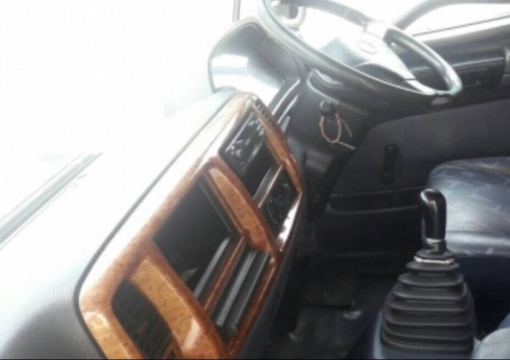 ขายด่วนครับ รถตู้ 10 บาน HINO FG 1J เครื่อง JO8C 220แรง ปี48รถสวยพร้อมใช้งานครับ