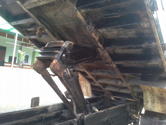 ขายฮีโน่ดั้มKM777 WO4D117แรง เกียร์4J แอร์เย็น สโลกลาง ท้ายF รถสวยขับดีมาก เจ้าของขายเอง