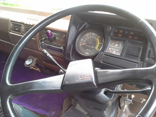 ขายฮีโน่ดั้มKM777 WO4D117แรง เกียร์4J แอร์เย็น สโลกลาง ท้ายF รถสวยขับดีมาก เจ้าของขายเอง