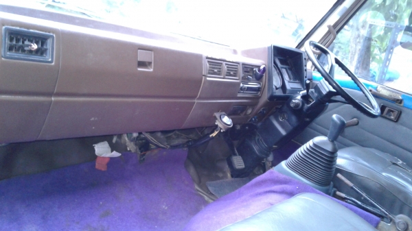 ขายฮีโน่ดั้มKM777 WO4D117แรง เกียร์4J แอร์เย็น สโลกลาง ท้ายF รถสวยขับดีมาก เจ้าของขายเอง