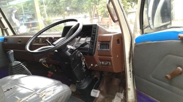 ขายฮีโน่ดั้มKM777 WO4D117แรง เกียร์4J แอร์เย็น สโลกลาง ท้ายF รถสวยขับดีมาก เจ้าของขายเอง