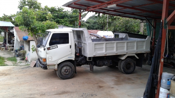 ขายฮีโน่ดั้มKM777 WO4D117แรง เกียร์4J แอร์เย็น สโลกลาง ท้ายF รถสวยขับดีมาก เจ้าของขายเอง