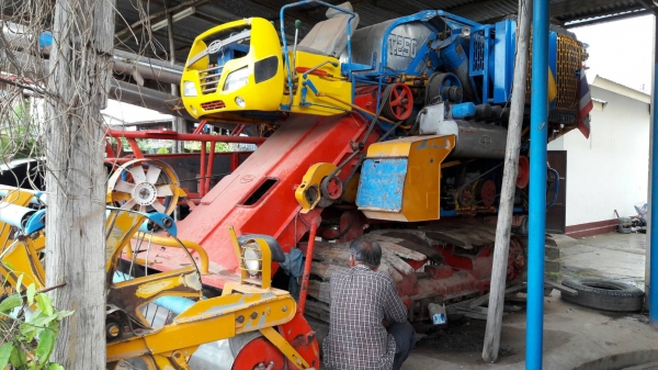 รถเกี่ยวข้าว