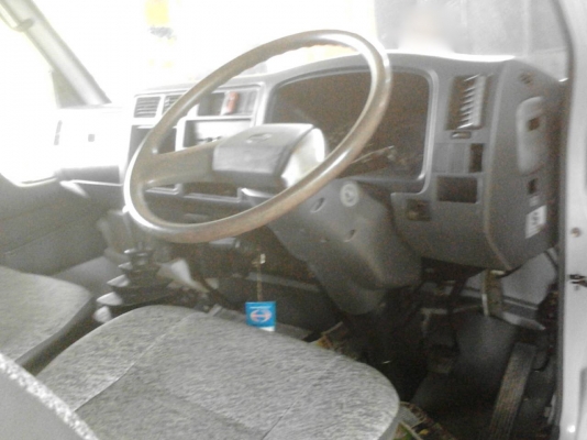 รถฮีโน่ 6 ล้อ ( รั้ว ) BU141 / 115 แรงม้า. ปี 43.    สนใจติดต่อ  081 - 6079515