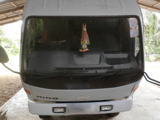 รถฮีโน่ 6 ล้อ ( รั้ว ) BU141 / 115 แรงม้า. ปี 43.    สนใจติดต่อ  081 - 6079515