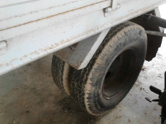 รถฮีโน่ 6 ล้อ ( รั้ว ) BU141 / 115 แรงม้า. ปี 43.    สนใจติดต่อ  081 - 6079515