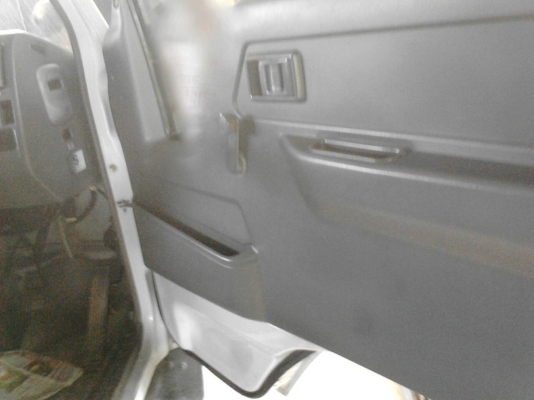 รถฮีโน่ 6 ล้อ ( รั้ว ) BU141 / 115 แรงม้า. ปี 43.    สนใจติดต่อ  081 - 6079515