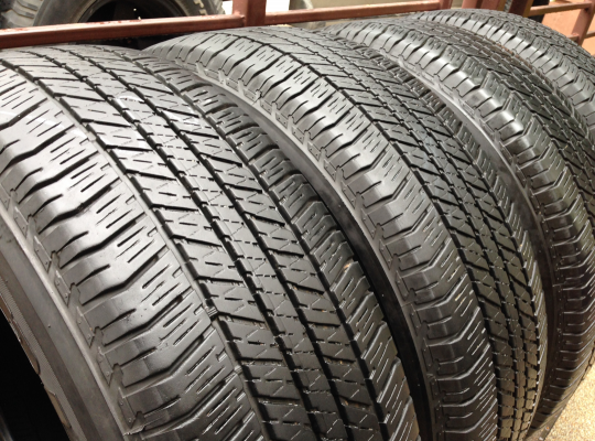 ยาง Bridgestone 265 65 17 ปี14 ดอกเต็ม ไม่มีปะ ราคาไม่แพง