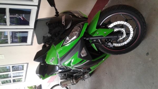 ด่วนๆมอไซร์คาวานินจา300ABS ออกตุลาปี57วิ่ง แค่10000กม ทุกอย่างใหม่ๆชุดแต่ง ของเดิมอยู่ครบ