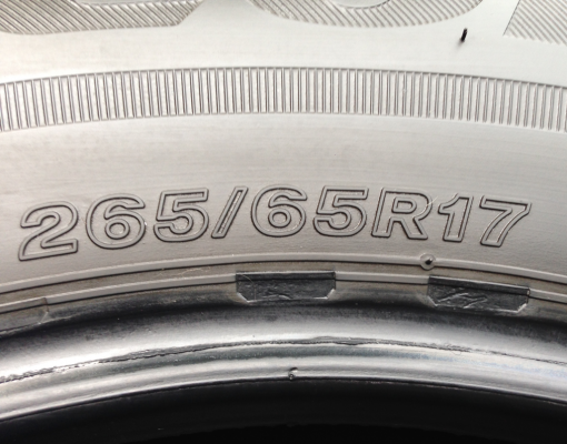 ยาง Bridgestone 265 65 17 ปลายปี14 ดอกเยอะ พร้อมใช้งาน ราคาไม่แพง