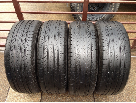 ยาง Bridgestone 265 65 17 ปลายปี14 ดอกเยอะ พร้อมใช้งาน ราคาไม่แพง