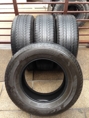 ยาง Bridgestone 265 65 17 ปลายปี14 ดอกเยอะ พร้อมใช้งาน ราคาไม่แพง