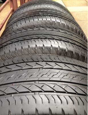 ยาง Bridgestone 265 65 17 ปลายปี14 ดอกเยอะ พร้อมใช้งาน ราคาไม่แพง