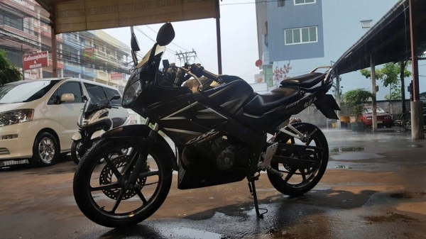 HONDA CBR 150R สตาร์ทมือ รุ่นสุดท้าย ลายไฟ ฟรีค่าโอน