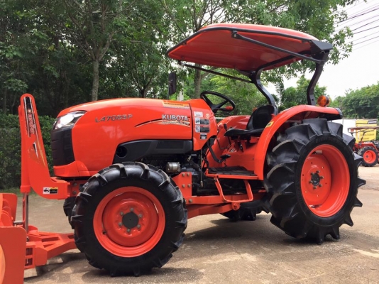 ขายรถไถ Kubota L4708SP (4WD) พร้อมใบมีดและผานพรวนLCSรถไร่ ใช้งานน้อย สวยๆ พร้อมใช้งาน