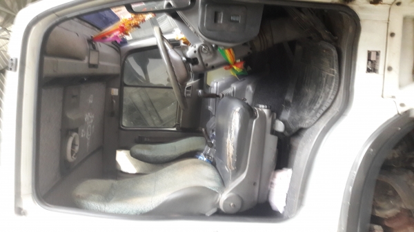 ต้องการขายรถฮีโน่ติดเครน3ตันปี48รถยาว7.20สภาพพร้อมใช้เครืีองดีคัชซีสวยสนใจติดต่อด่วน