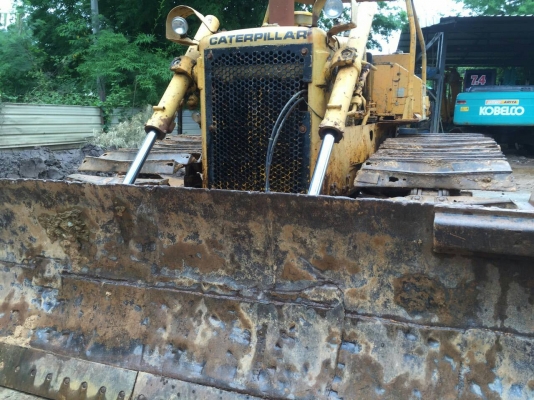 ขายรถแทรกเตอร์ D-5 B หัวชีดชัมเมอร์ ตีนเป็ดรถใช้งานอยู่ครับ