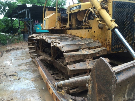 ขายรถแทรกเตอร์ D-5 B หัวชีดชัมเมอร์ ตีนเป็ดรถใช้งานอยู่ครับ