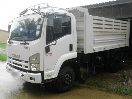 รถอีซูซุ 6 ล้อดั้ม FRR 210 แรงม้า  ปี 53.  ,  ( รถวิ่ง 6x,xxx กม. )      สนใจติดต่อ  081 - 6079515
