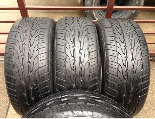 ยาง Toyo 265 50 20 กลางปี12 ดอกเยอะ พร้อมใช้งาน ราคาไม่แพง