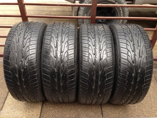 ยาง Toyo 265 50 20 กลางปี12 ดอกเยอะ พร้อมใช้งาน ราคาไม่แพง