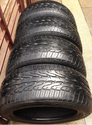 ยาง Toyo 265 50 20 กลางปี12 ดอกเยอะ พร้อมใช้งาน ราคาไม่แพง