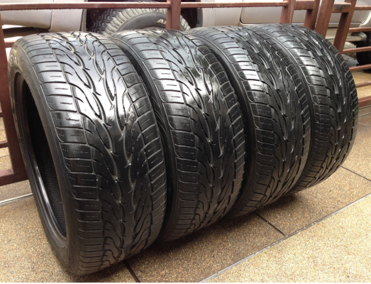 ยาง Toyo 265 50 20 กลางปี12 ดอกเยอะ พร้อมใช้งาน ราคาไม่แพง