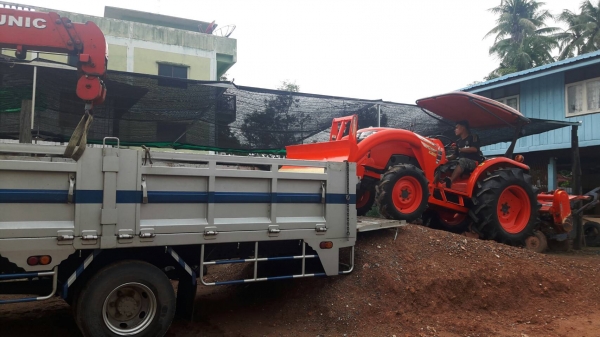 ปัญญาแทรคเตอร์..จัดมาให้ครับ ด่วน!!!คูโบต้า L4708 พร้อมใบมีดคานบน พร้อมโรตาลี่ตราช้าง เล่มทะเบียนพร้อม สภาพเดิมๆ จัดส่ง อ.เสริมงาม จ.ลำปาง